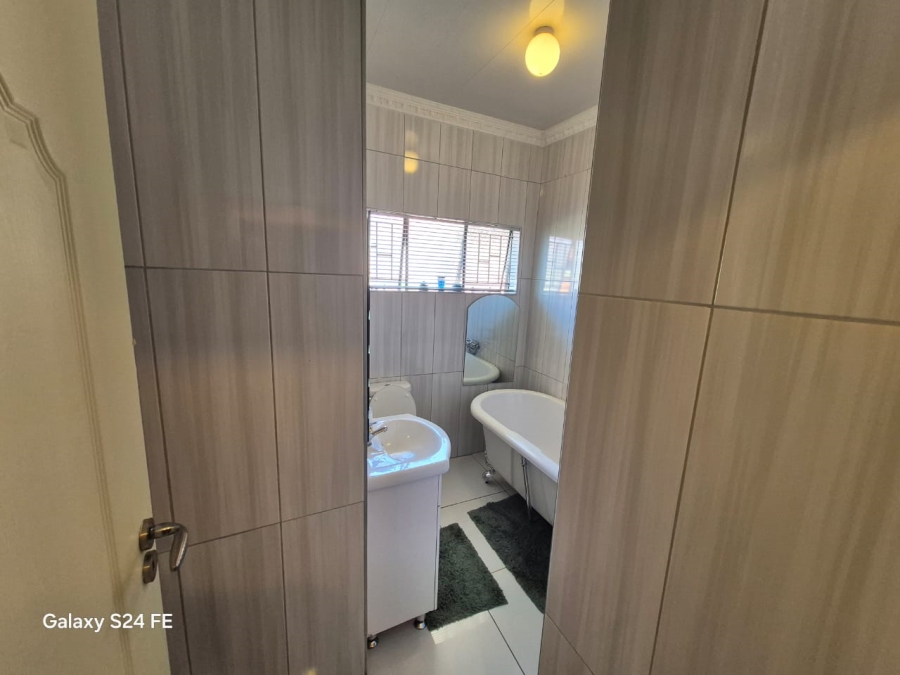 3 Bedroom Property for Sale in Rustenburg North North West